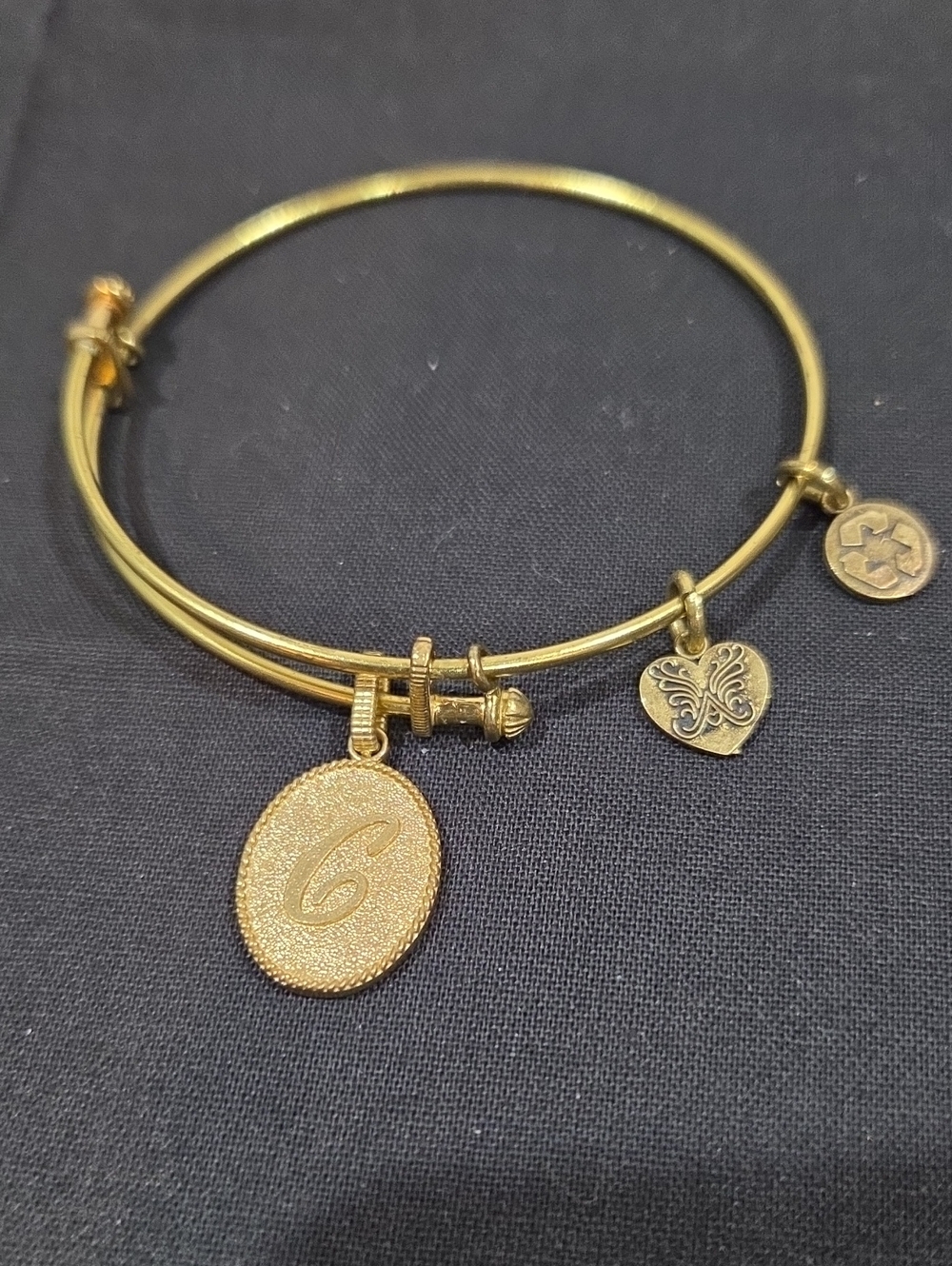 GOLDTONE "C" CHARM BRACELET